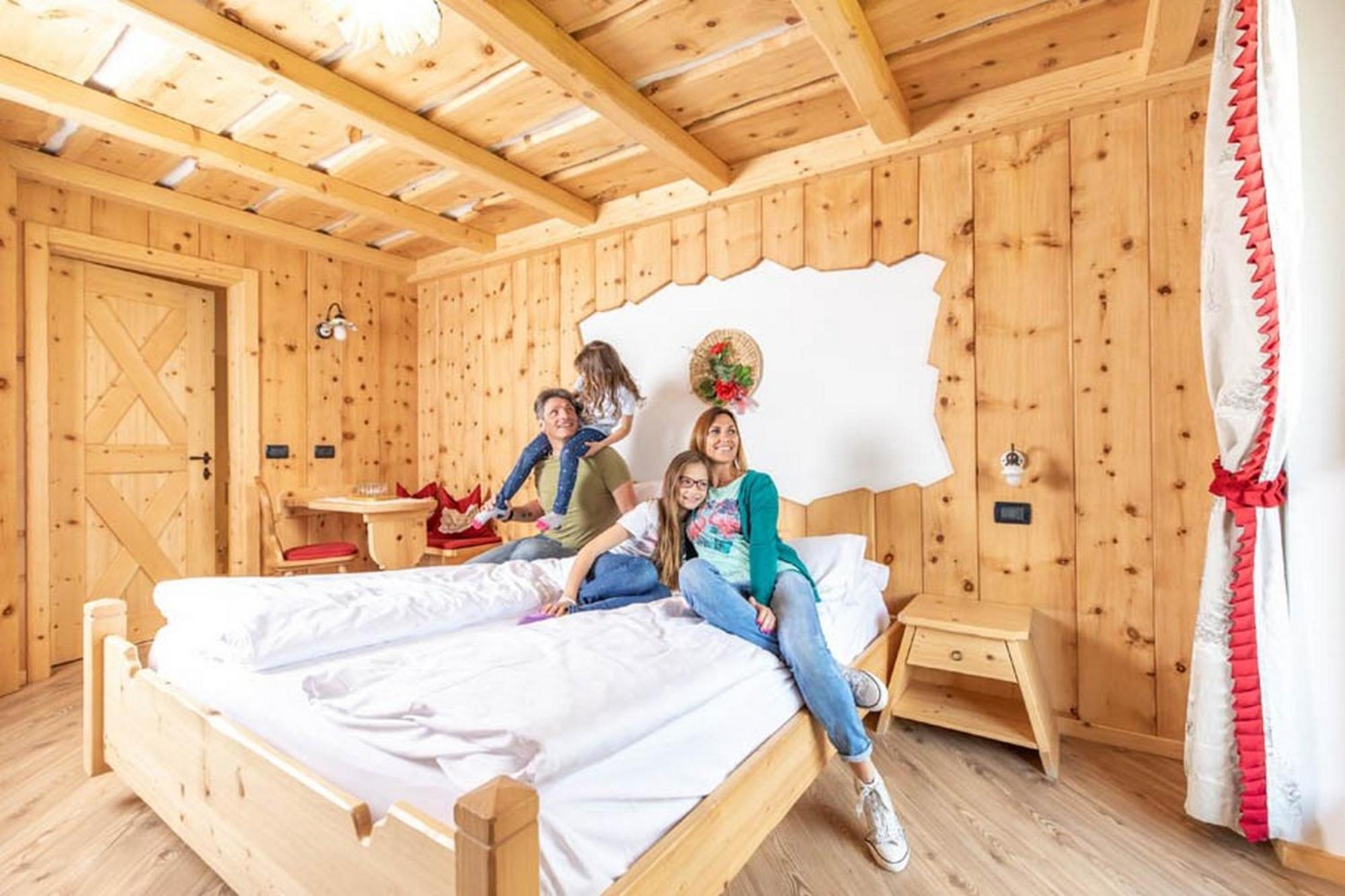 Mytime Hotels La Grotta Vigo di Fassa Szoba fotó